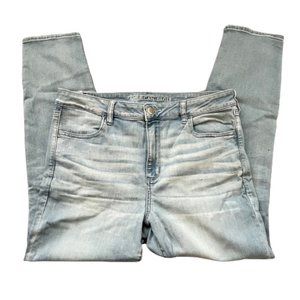 American Eagle Women's Hi-Rise Stretch Jegging in Light Wash Size 18